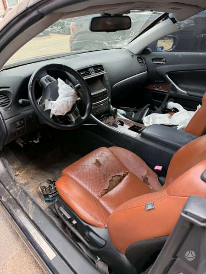 Lexus IS 250 по частям. Mazos ridos