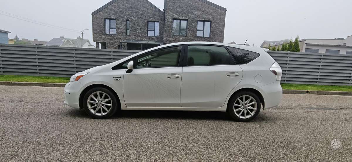 Toyota Prius+ - 4