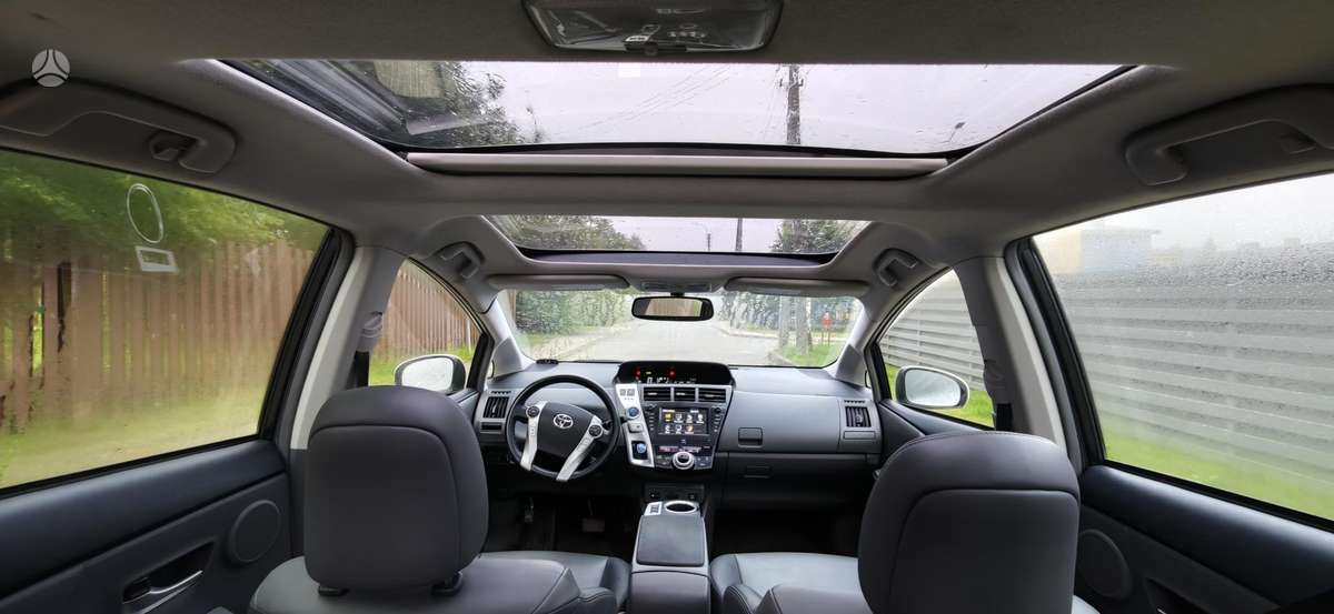 Toyota Prius+ - 11