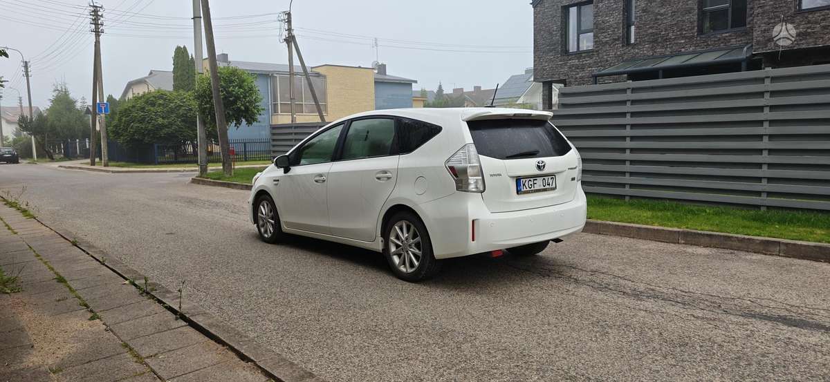 Toyota Prius+ - 5
