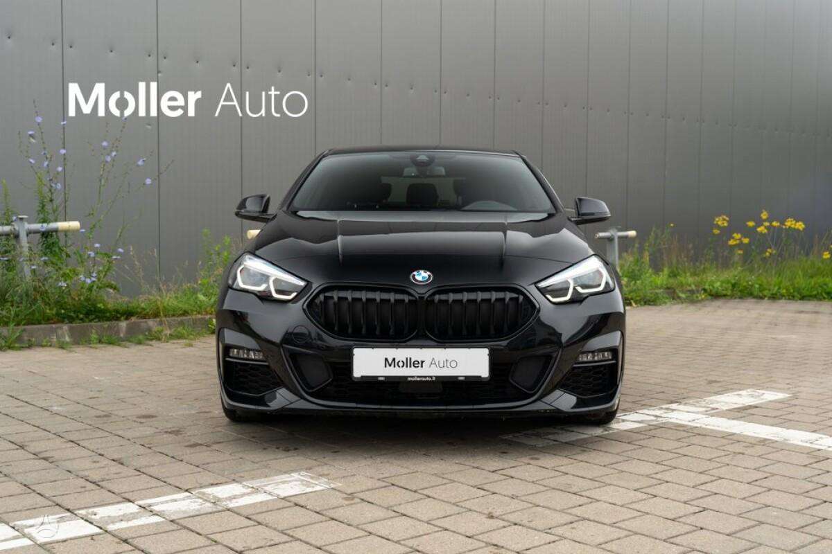 BMW 218, 1.5 l., Седан