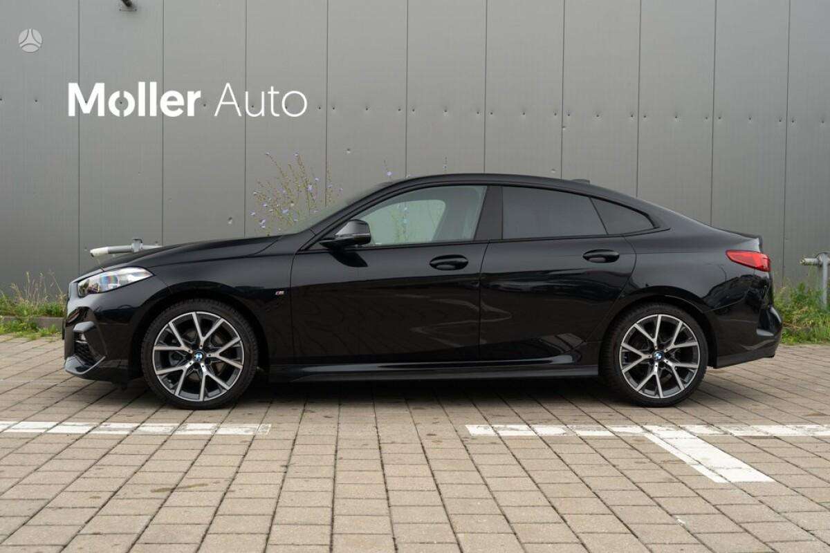 BMW 218, 1.5 l., Седан