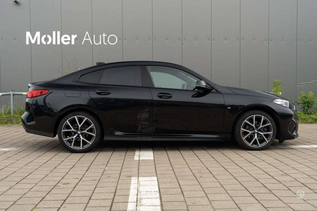 BMW 218, 1.5 l., Седан