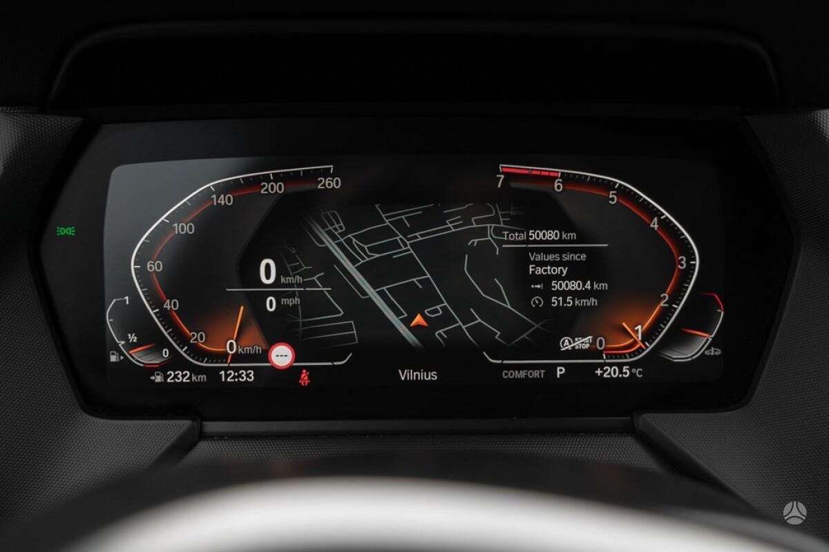 BMW 218, 1.5 l., Седан