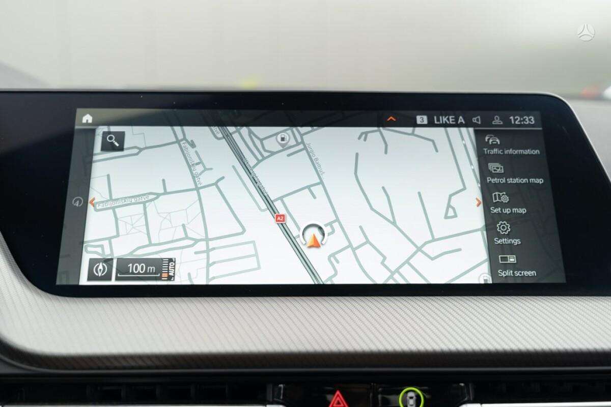 BMW 218, 1.5 l., Седан