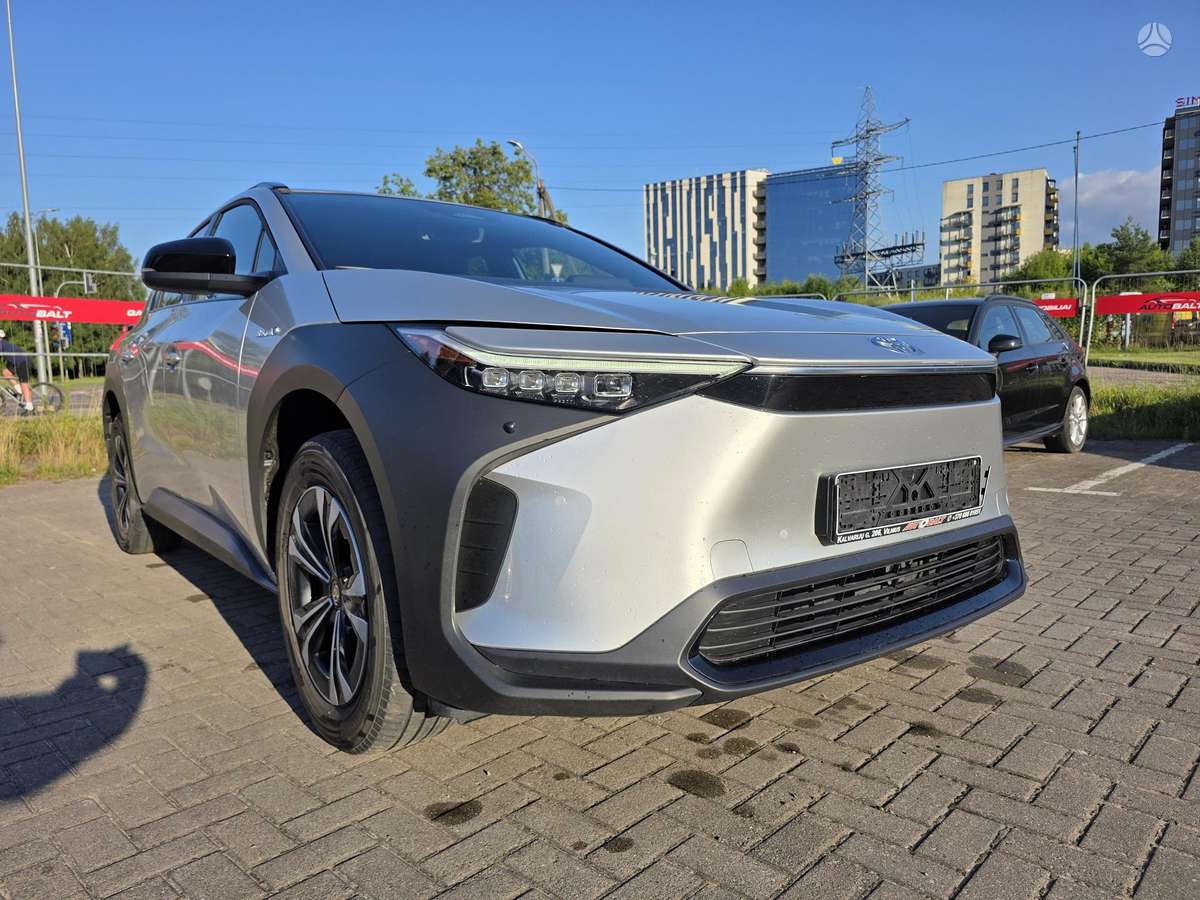 Toyota bZ4X - 1