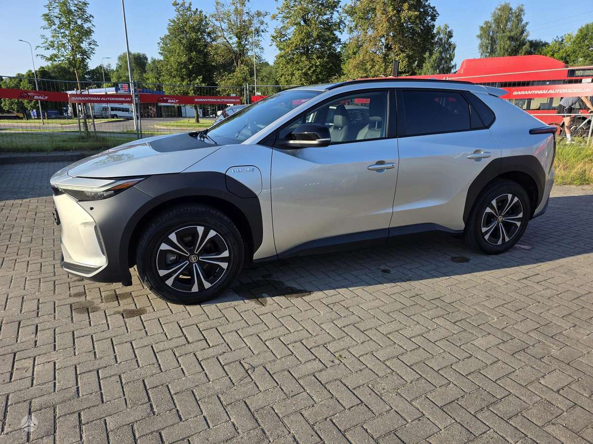 Toyota bZ4X - 5