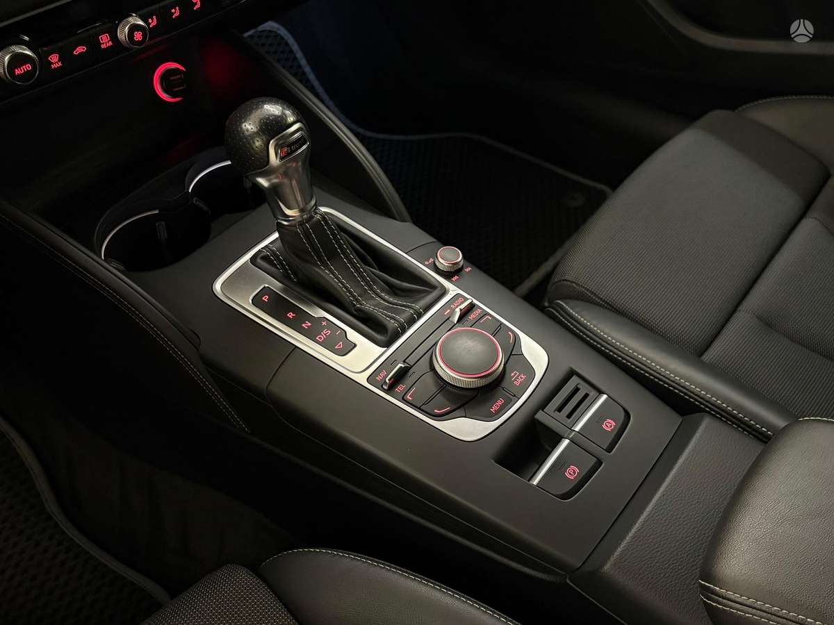 Audi A3, 1.6 l., sedanas