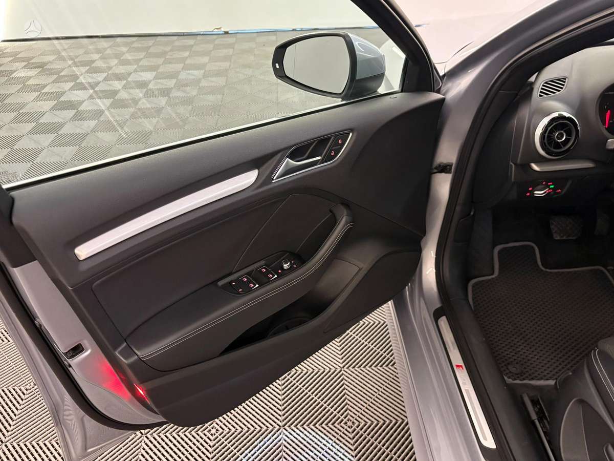 Audi A3, 1.6 l., sedanas