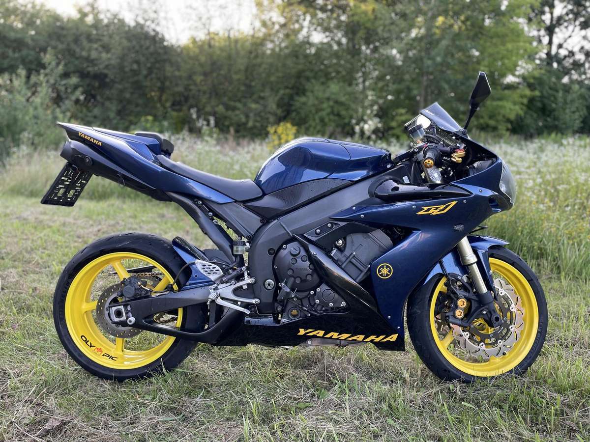 Yamaha R1 1000cc, superbikes