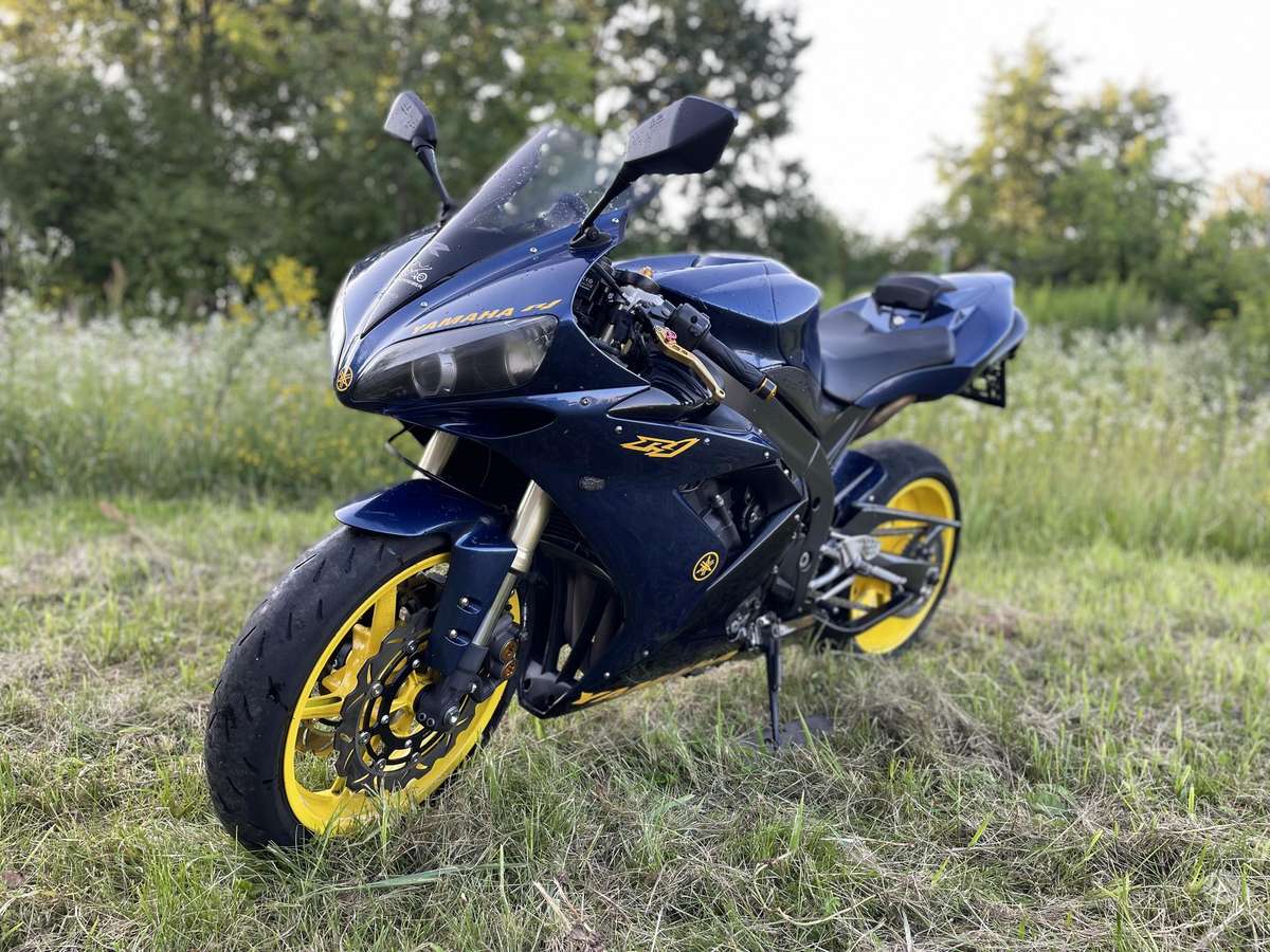 Yamaha R1 1000cc, superbikes