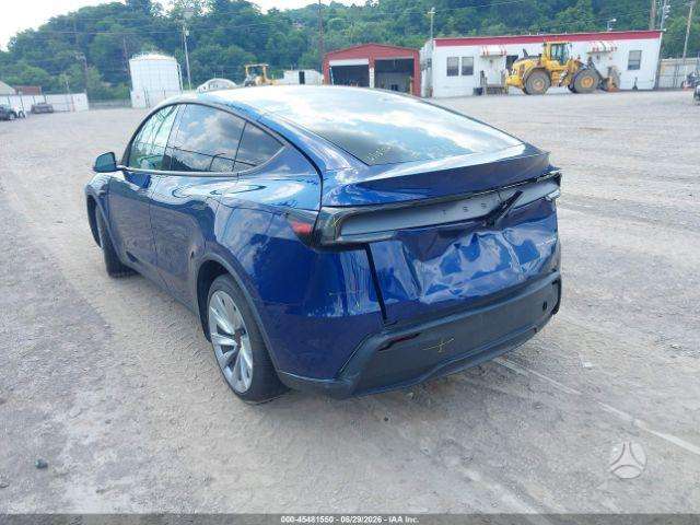 Tesla Model Y, off-road / crossover