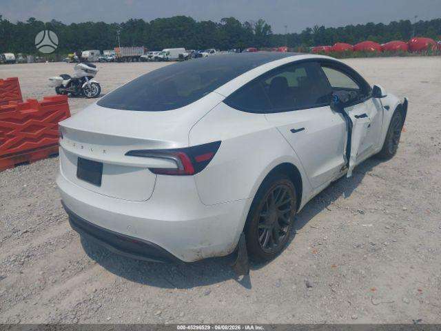 Tesla Model 3, sedanas