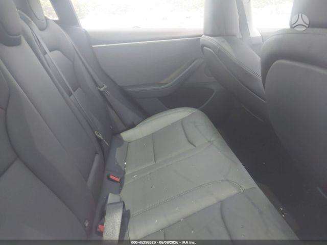Tesla Model 3, sedanas