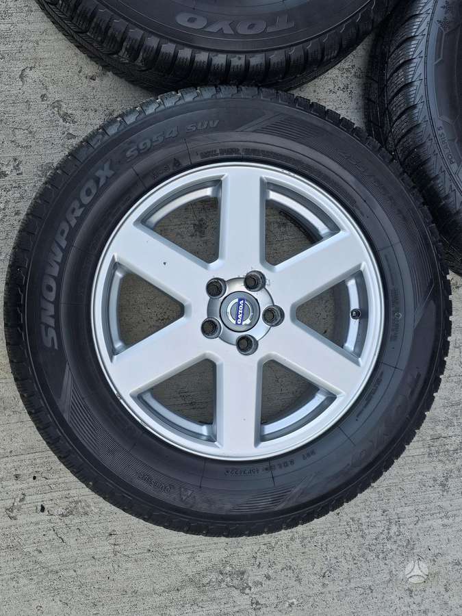 Volvo, lengvojo lydinio, R17