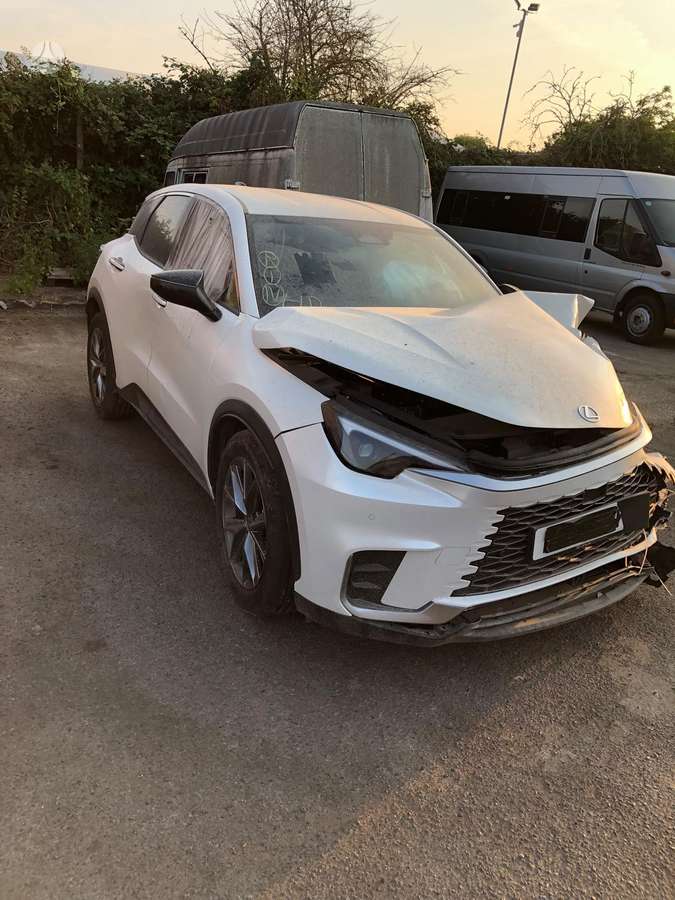 Lexus LBX