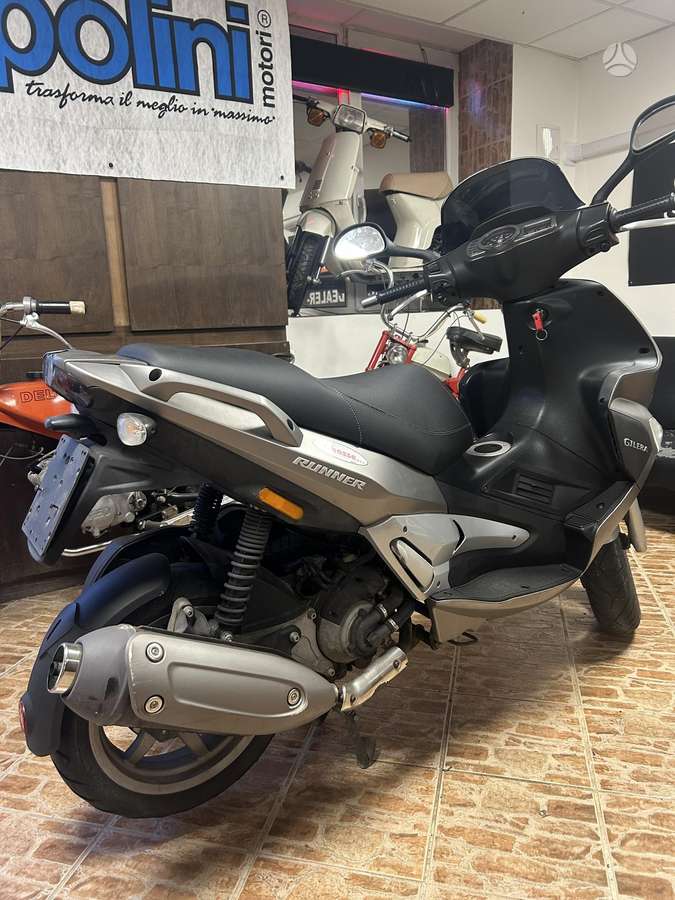 Gilera Runner 125cc, scooters / mopeds