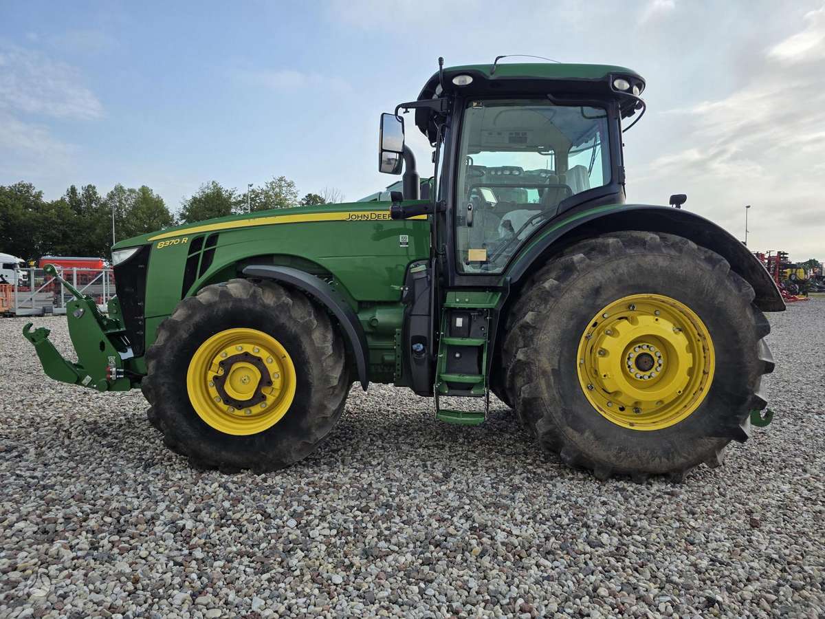 John Deere 8370R, traktoriai