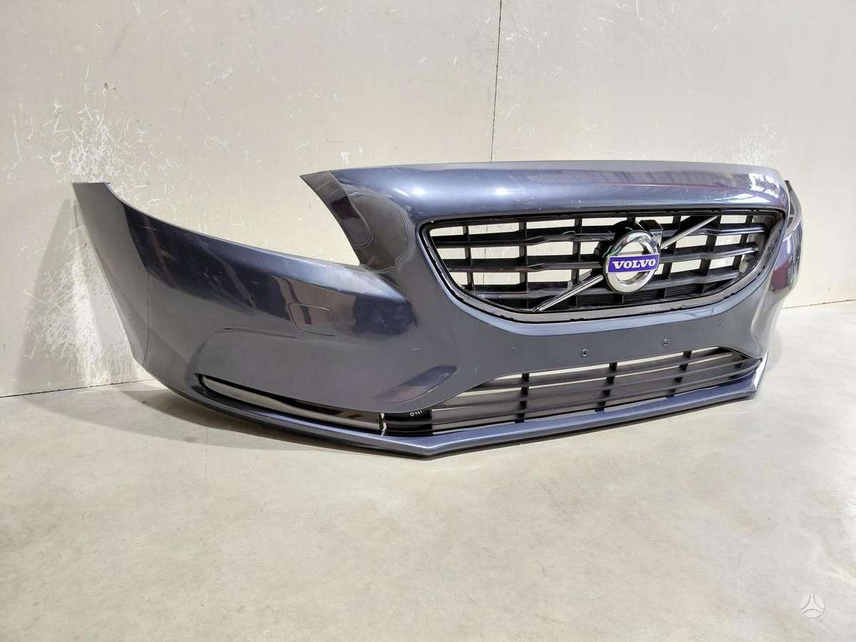 Volvo V40 bumpers