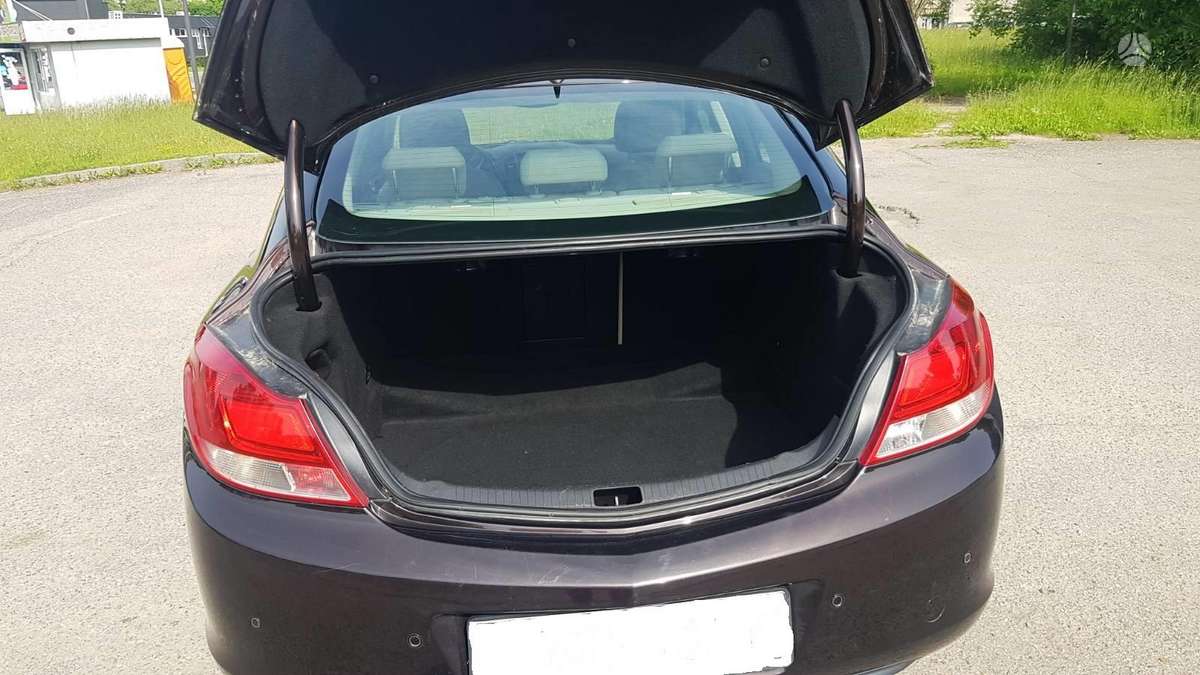 Opel Insignia, 2.0 l., Седан