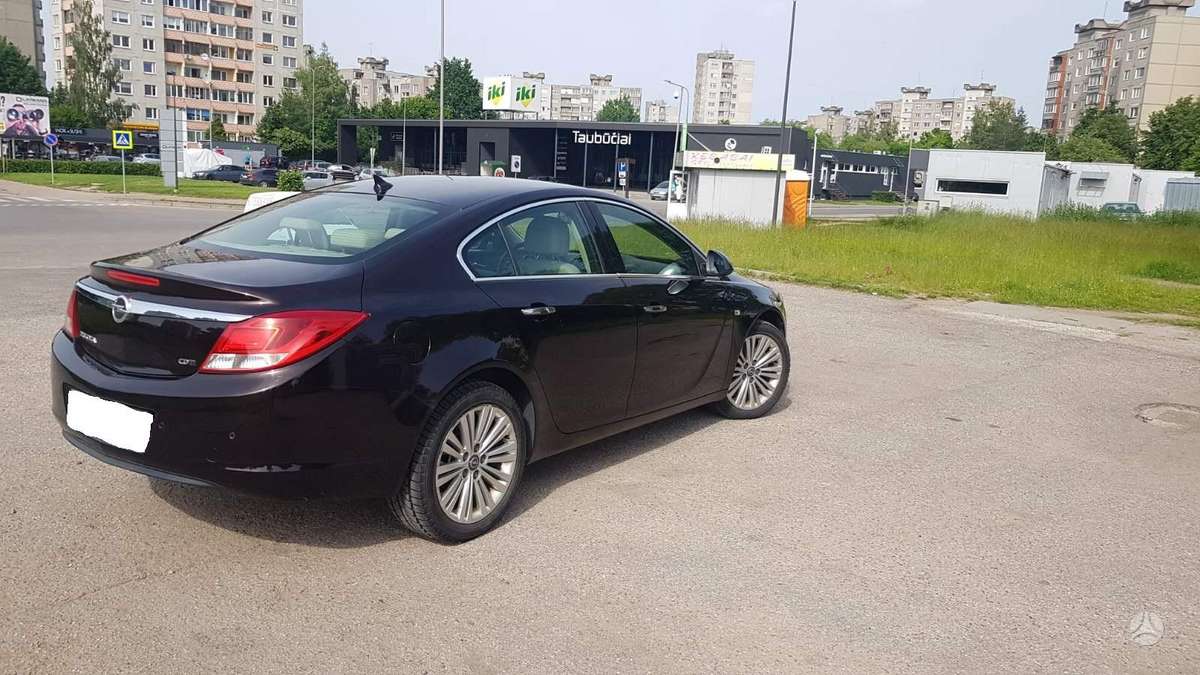 Opel Insignia, 2.0 l., Седан