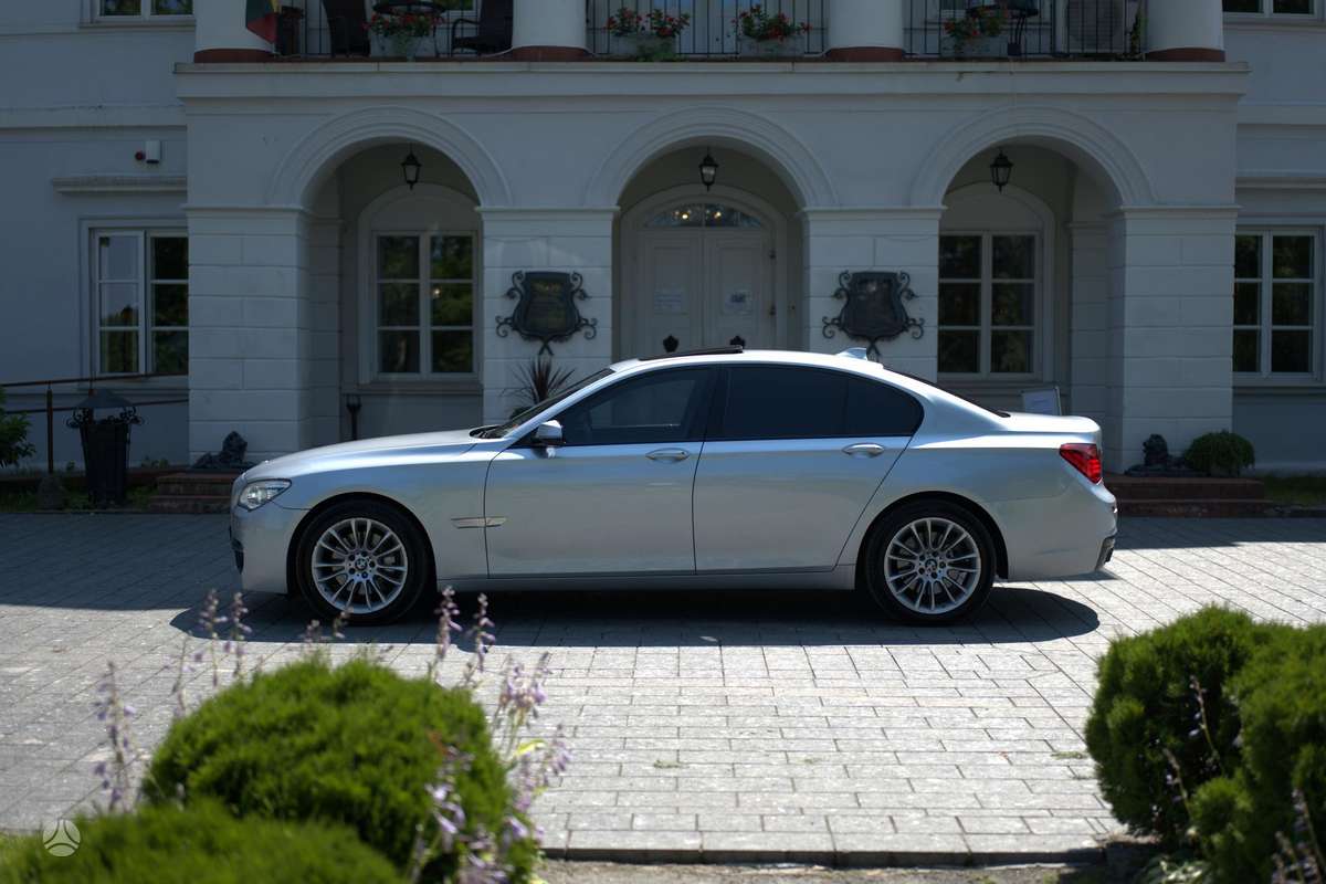 BMW 740, 3.0 l., Седан
