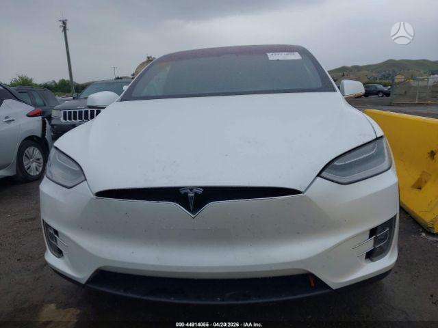 Tesla Model X, saloon / sedan