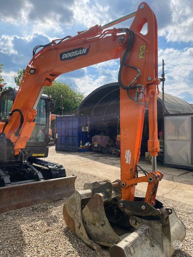 Doosan DX 85 R-3, экскаваторы
