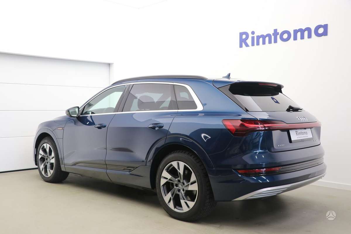 Audi e-tron, 95 kWh, off-road / crossover