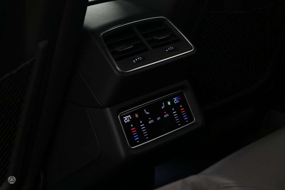 Audi e-tron, 95 kWh, off-road / crossover