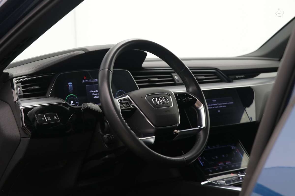 Audi e-tron, 95 kWh, off-road / crossover
