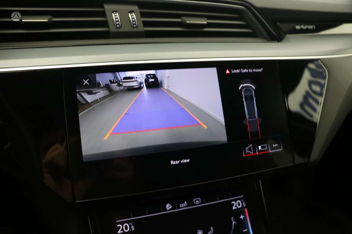 Audi e-tron, 95 kWh, off-road / crossover