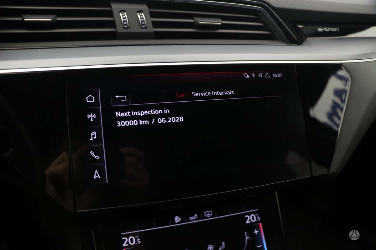 Audi e-tron, 95 kWh, off-road / crossover