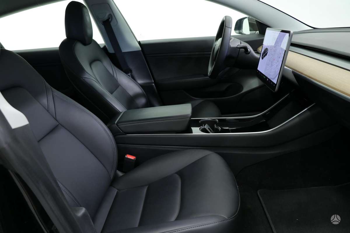 Tesla Model 3, 78 кВт·ч, Хэтчбек