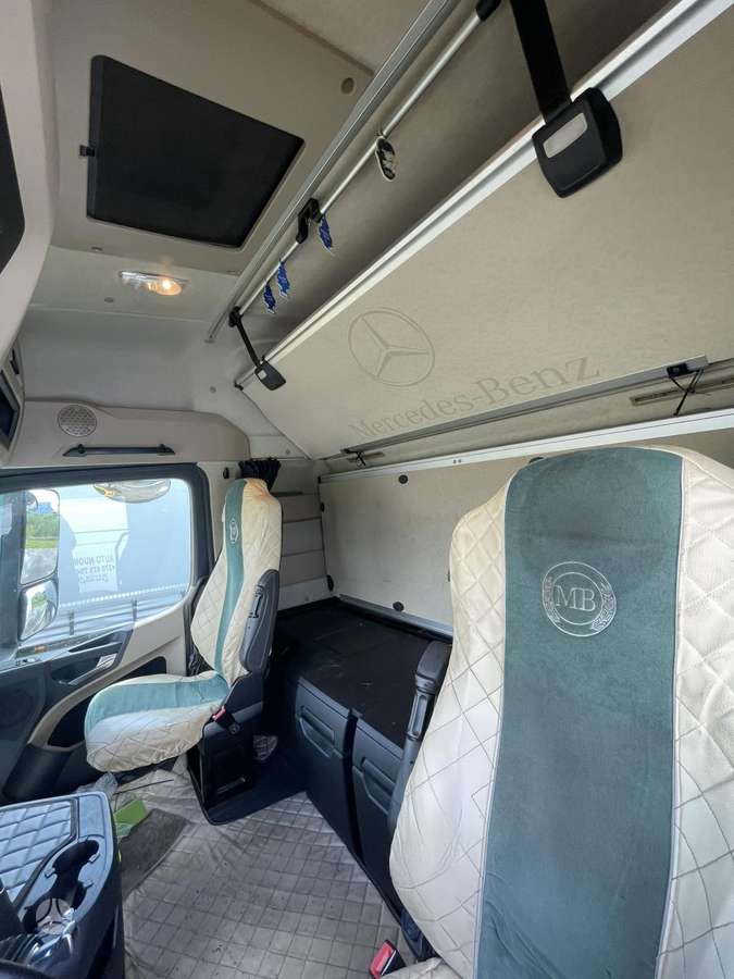 Mercedes-Benz Actros, double sleeper
