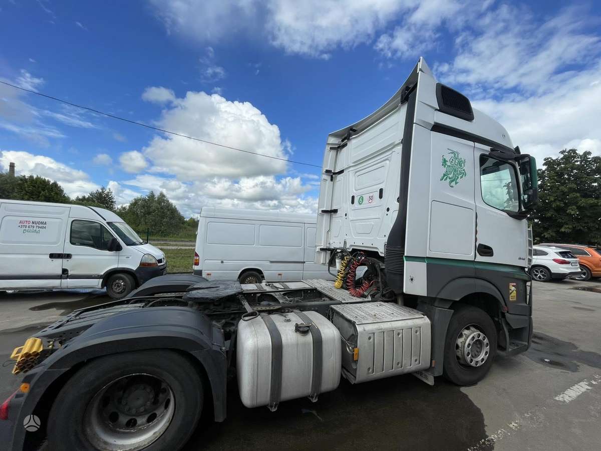 Mercedes-Benz Actros, double sleeper