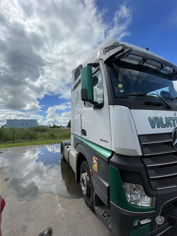 Mercedes-Benz Actros, double sleeper