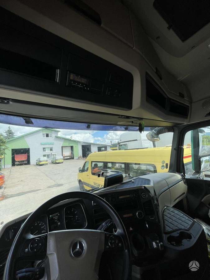 Mercedes-Benz Actros, double sleeper