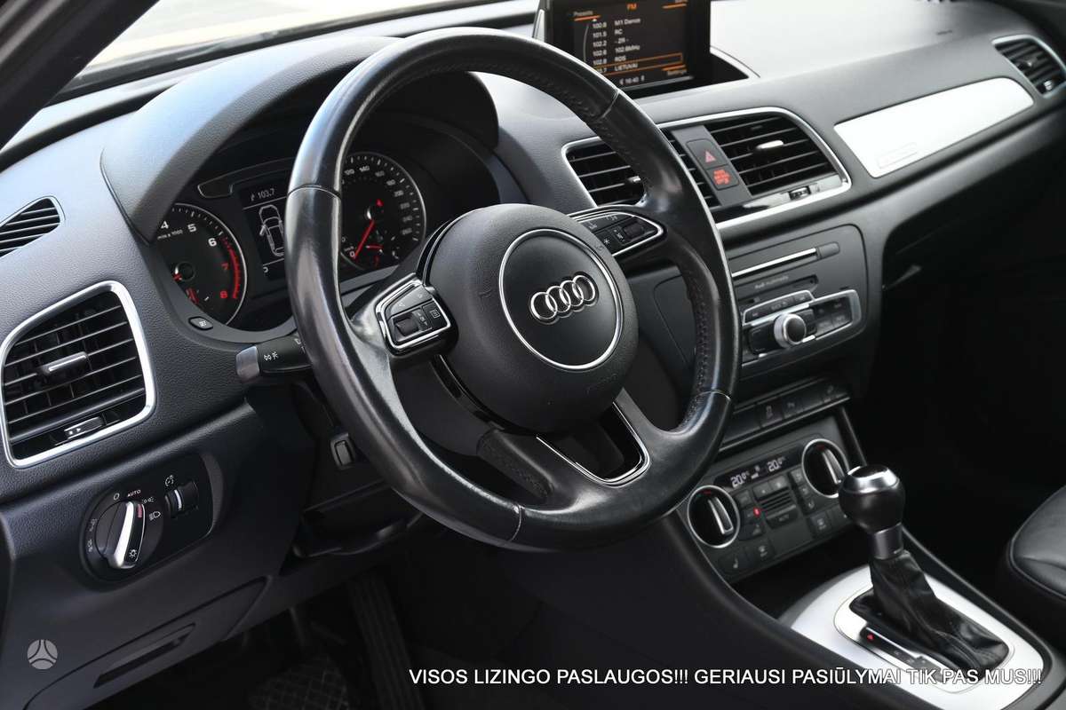 Audi Q3, 2.0 l., off-road / crossover