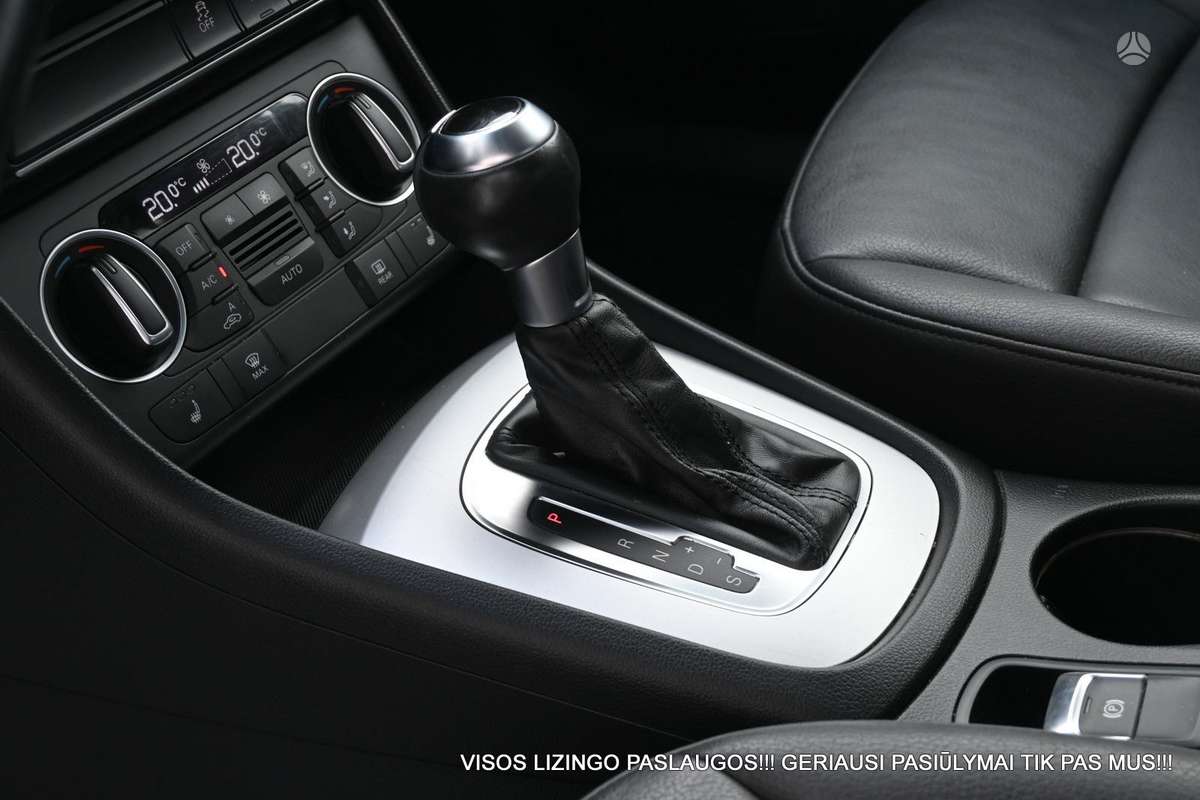 Audi Q3, 2.0 l., off-road / crossover