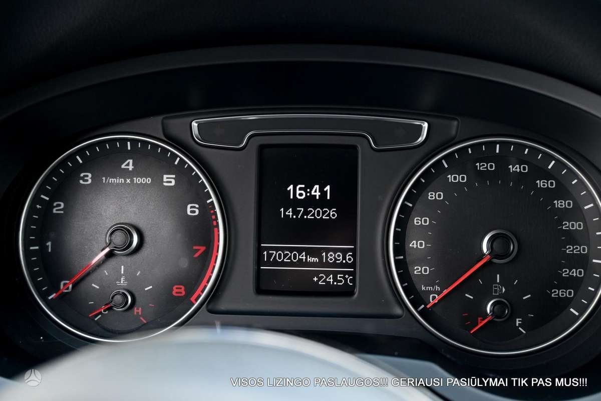 Audi Q3, 2.0 l., off-road / crossover