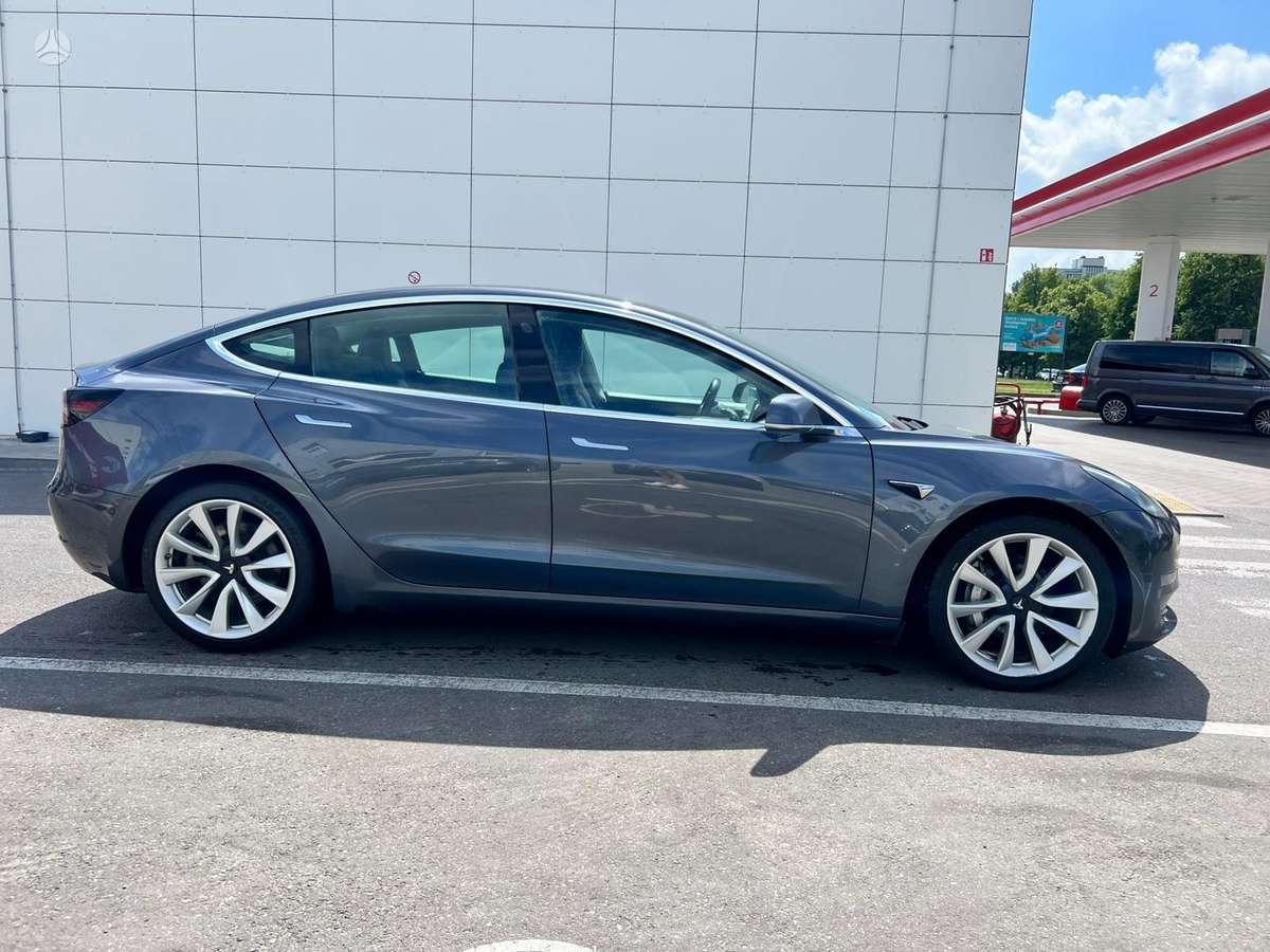 Tesla Model 3, 81 кВт·ч, Хэтчбек