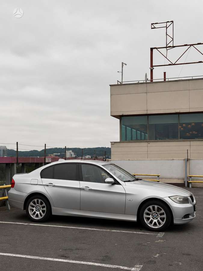 BMW 320, 2.0 l., Седан