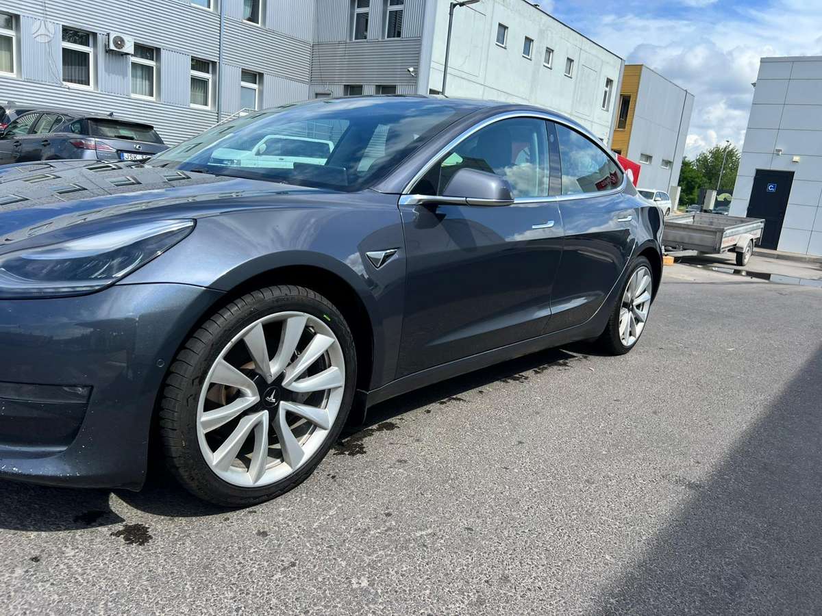 Tesla Model 3, 81 кВт·ч, Хэтчбек