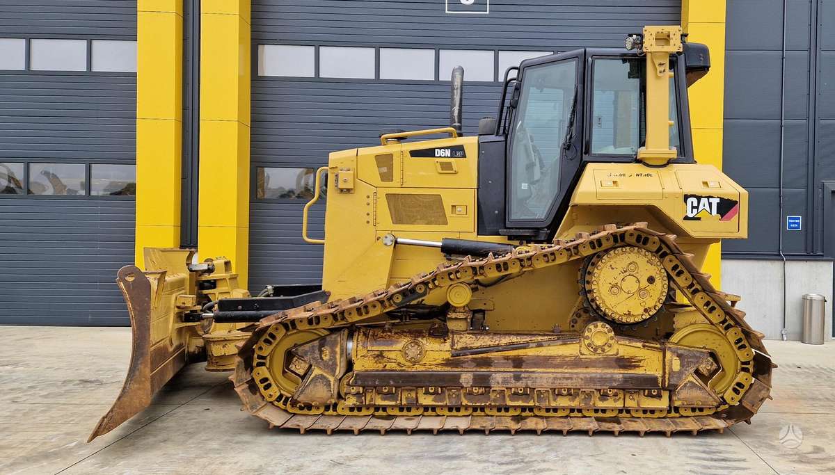 Caterpillar D6N, buldozeriai