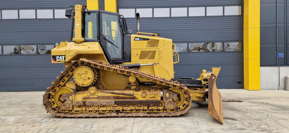 Caterpillar D6N, бульдозеры
