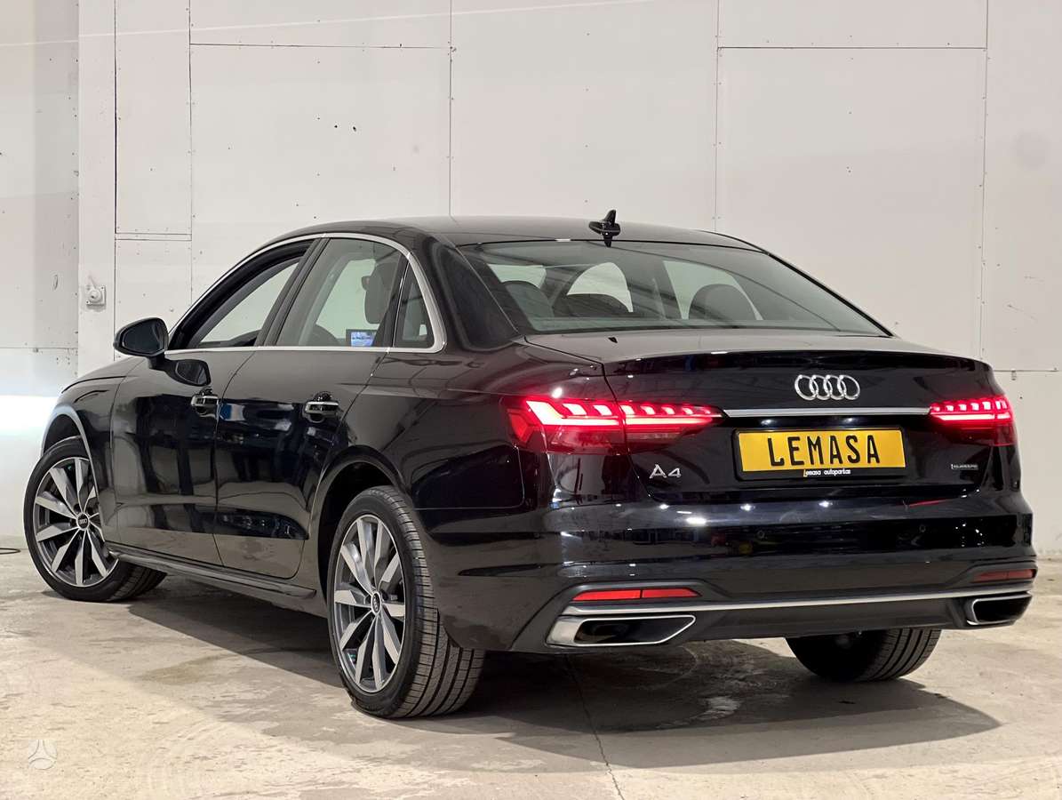 Audi A4, 2.0 l., Седан