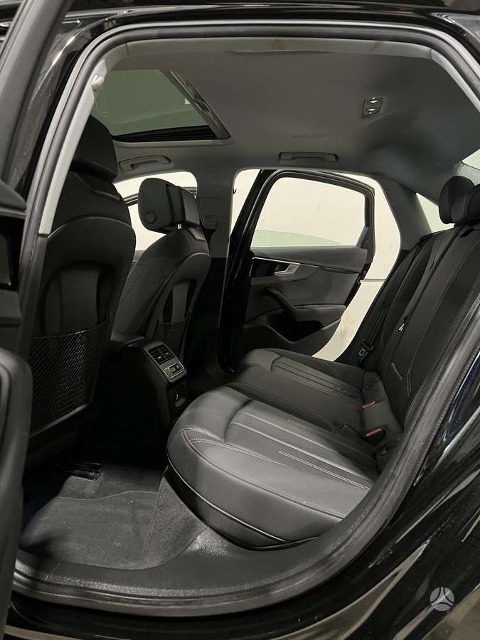 Audi A4, 2.0 l., Седан