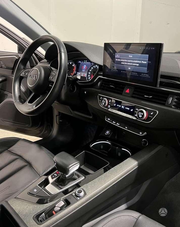 Audi A4, 2.0 l., Седан