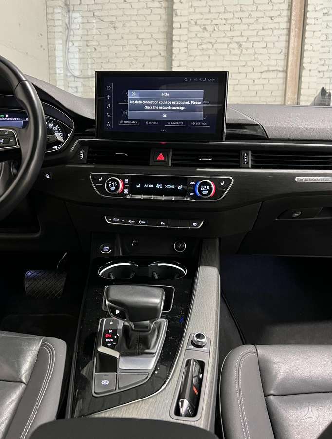 Audi A4, 2.0 l., Седан